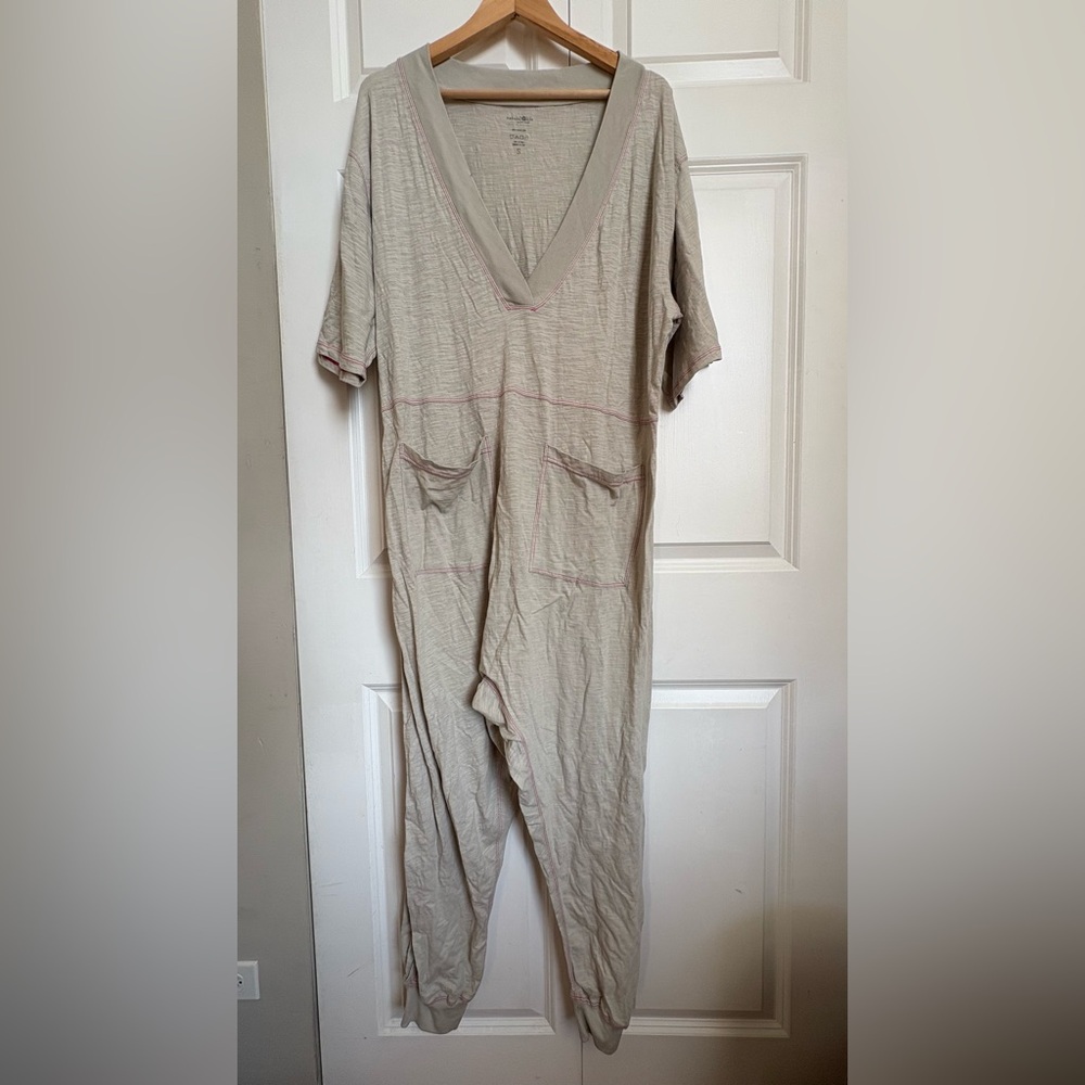 Natural Life / Stone Cotton Onesie / S